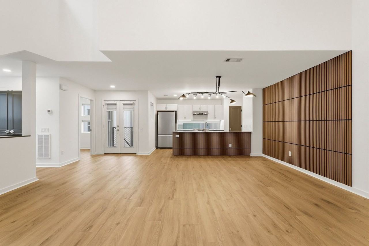 6121 Gehring St - Photo 5 of 26