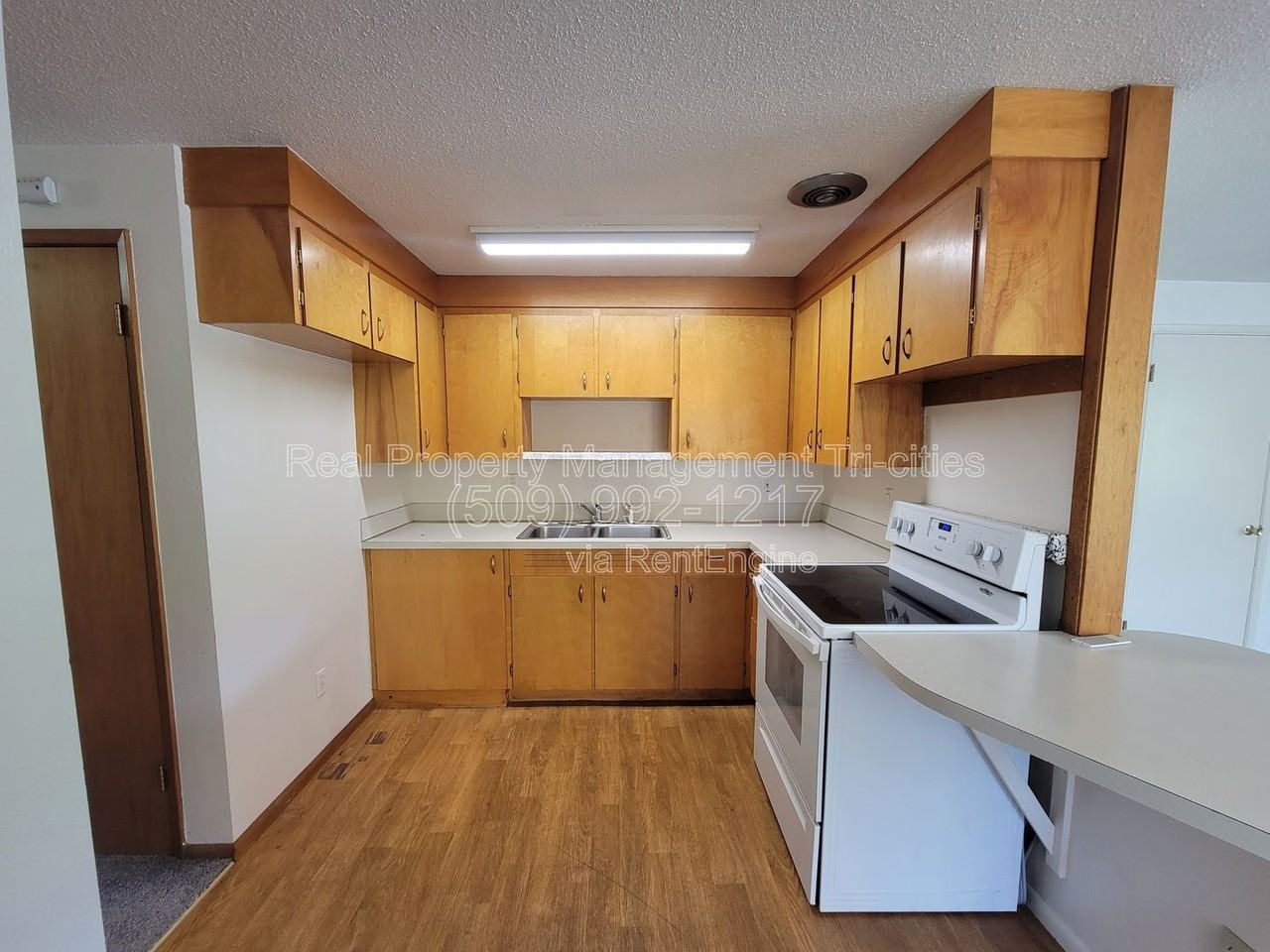 1702 W 7th Pl #B - Photo 5 of 10