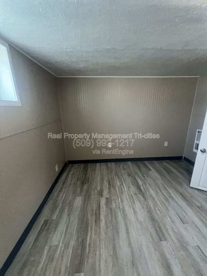 508 9th St #6 - Photo 4 of 7