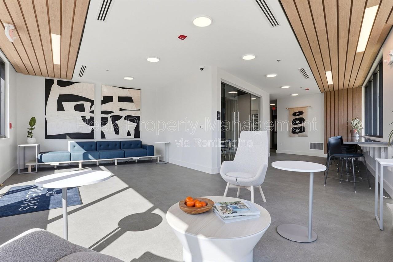 501 Orleans St #404 - Photo 7 of 50