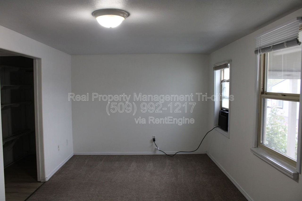 508 9th St #3 - Photo 3 of 7
