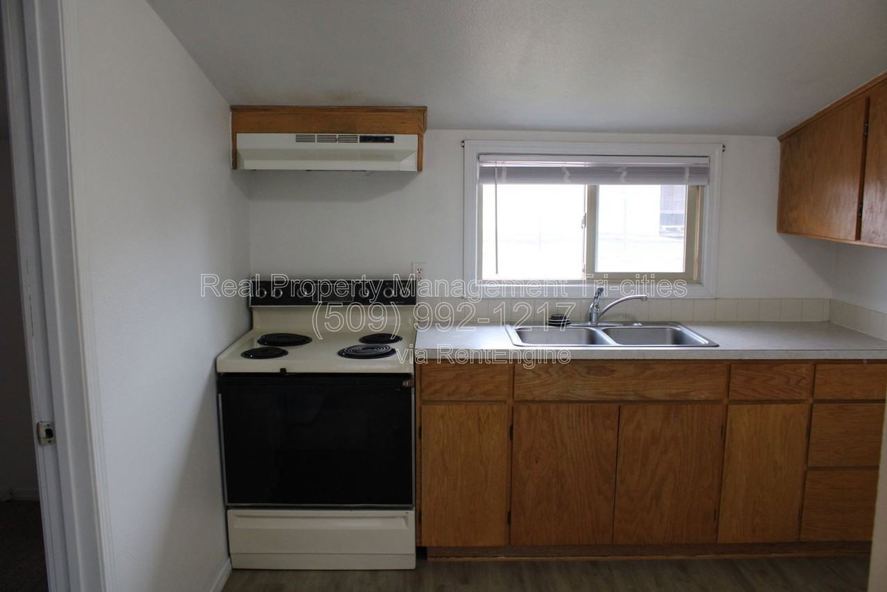 508 9th St #3 - Photo 4 of 7