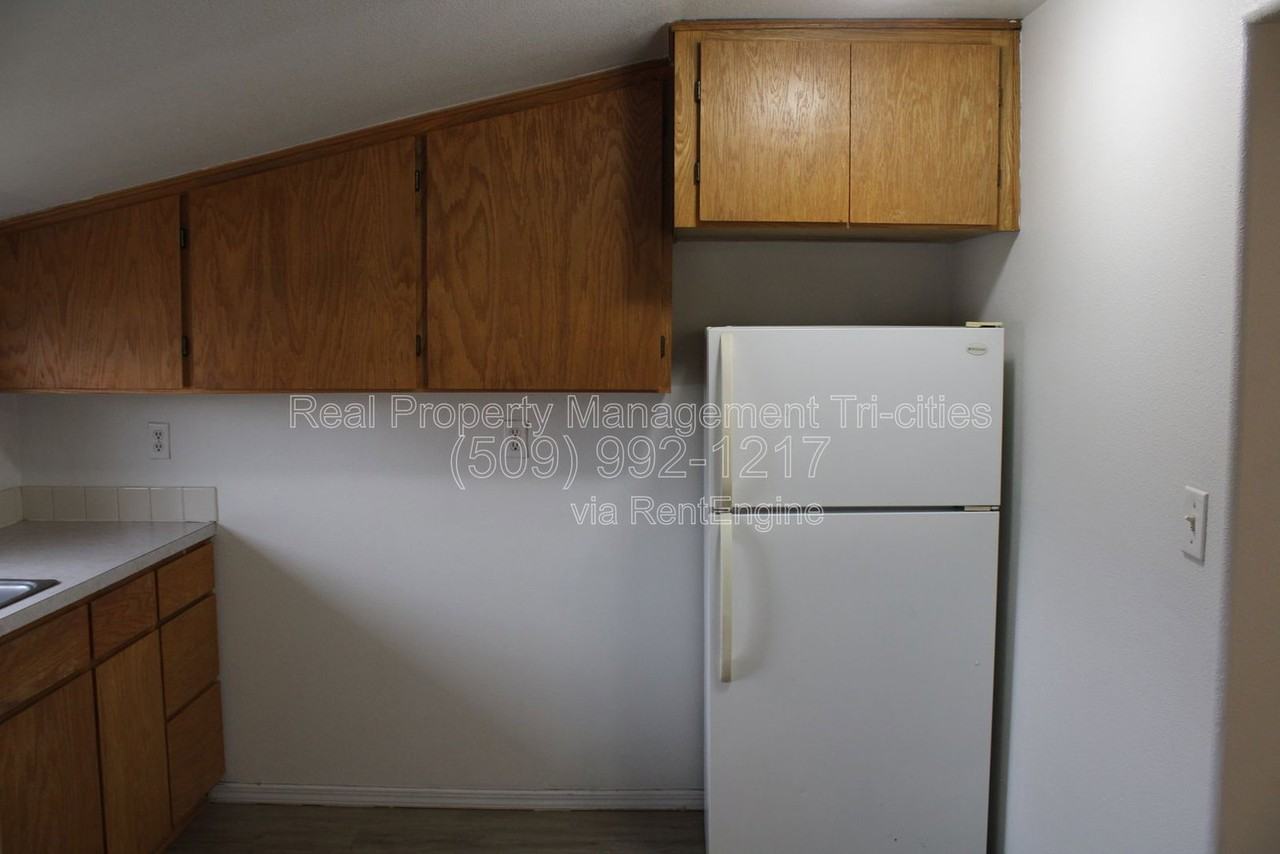 508 9th St #3 - Photo 6 of 7