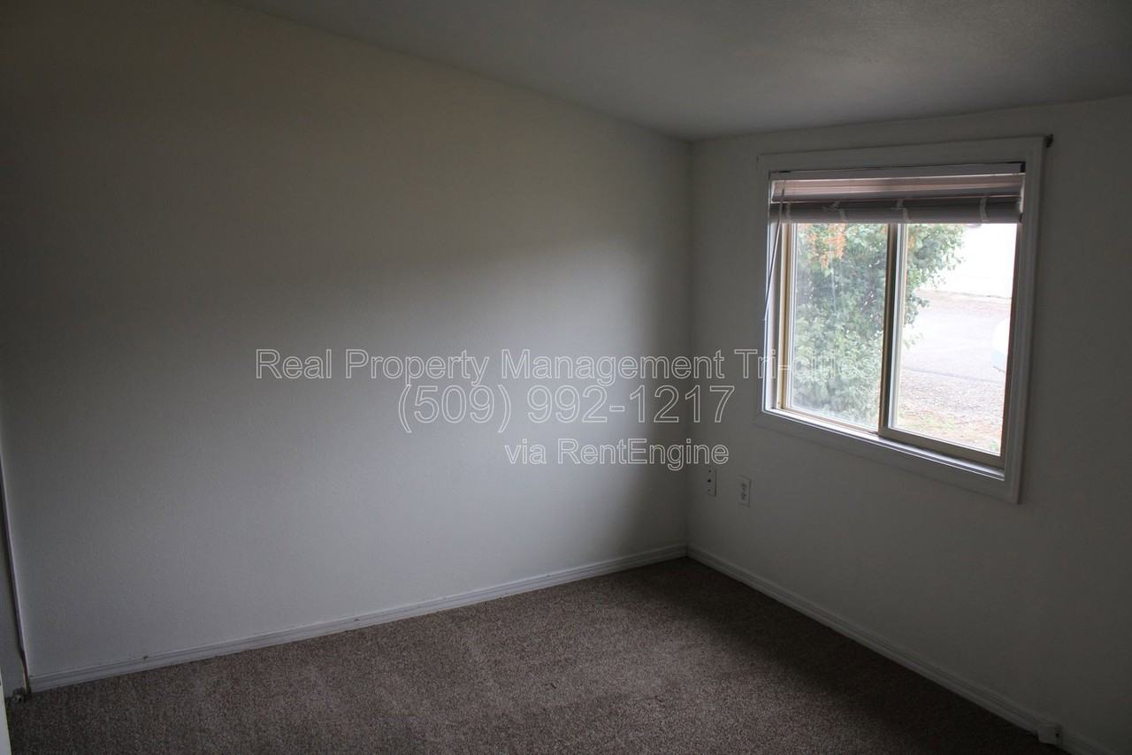 508 9th St #3 - Photo 7 of 7