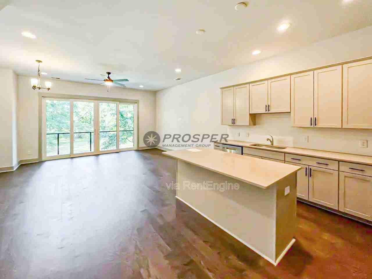 1806 Orangeburg St - Photo 3 of 18