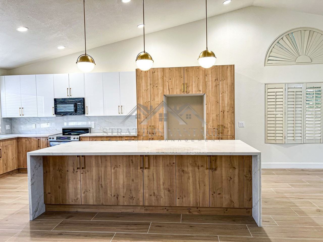 1966 E Belmont Dr - Photo 2 of 15