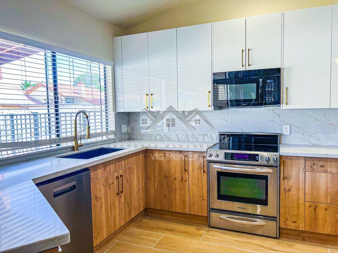 1966 E Belmont Dr - Photo 5 of 15