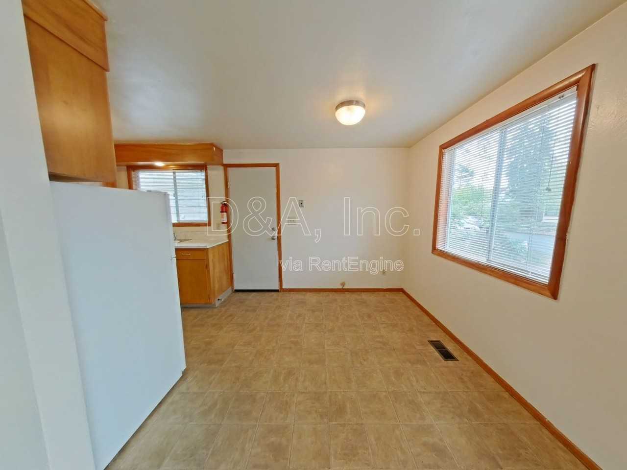 708 Nw 14th St - Photo 5 of 14