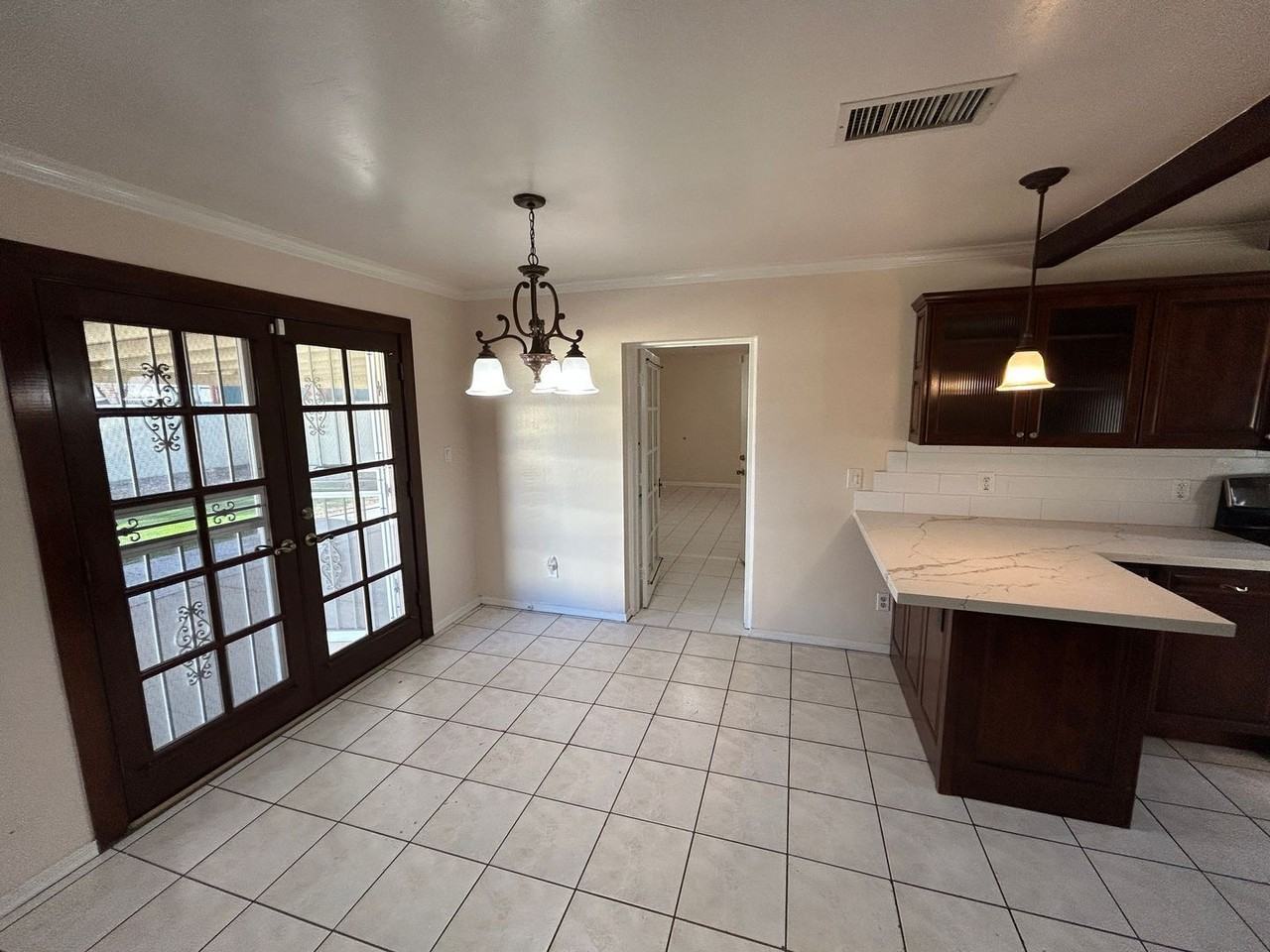 5015 N 13th Ave - Photo 5 of 18