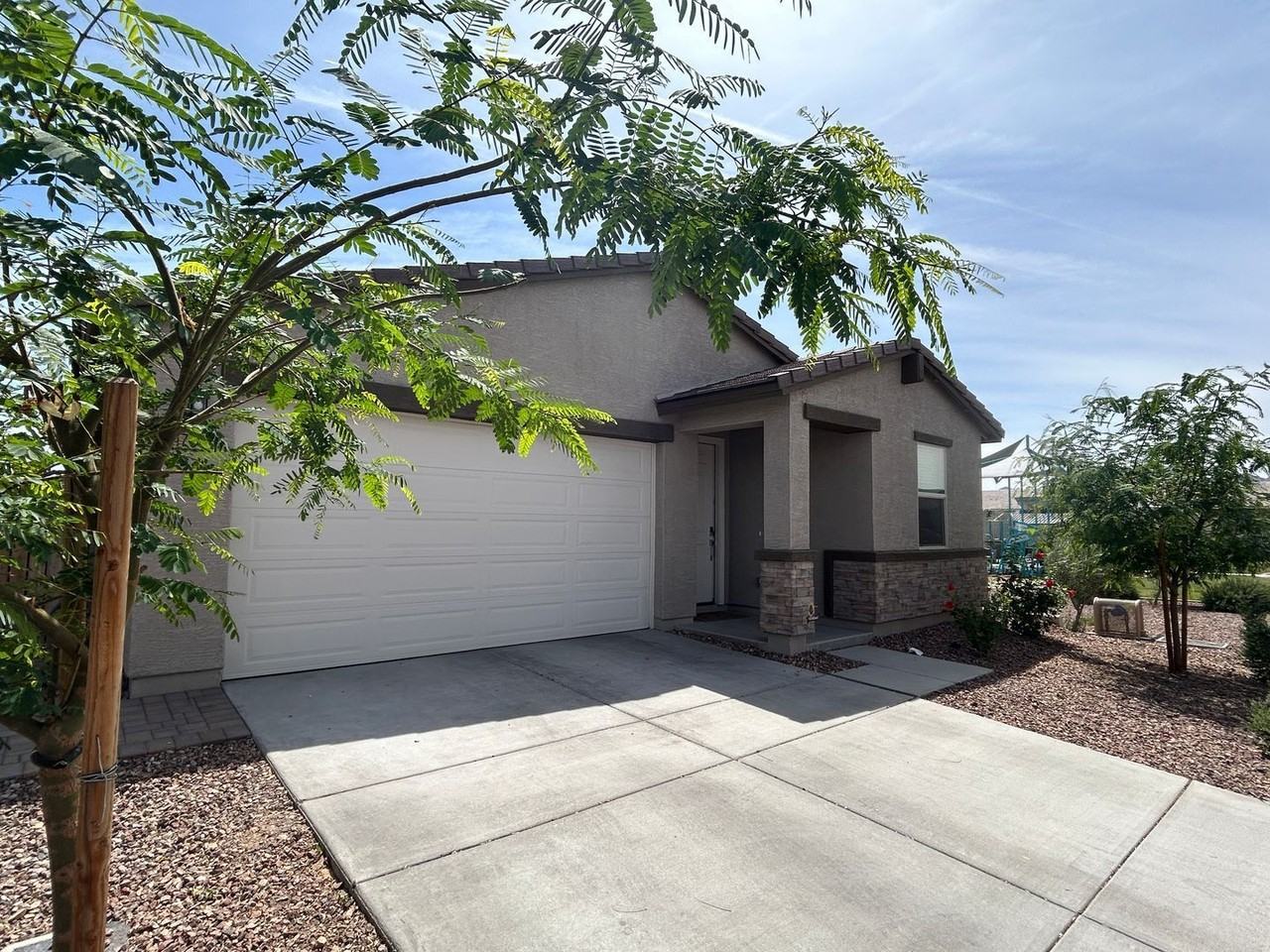 17347 W Sanna St - Photo 2 of 24