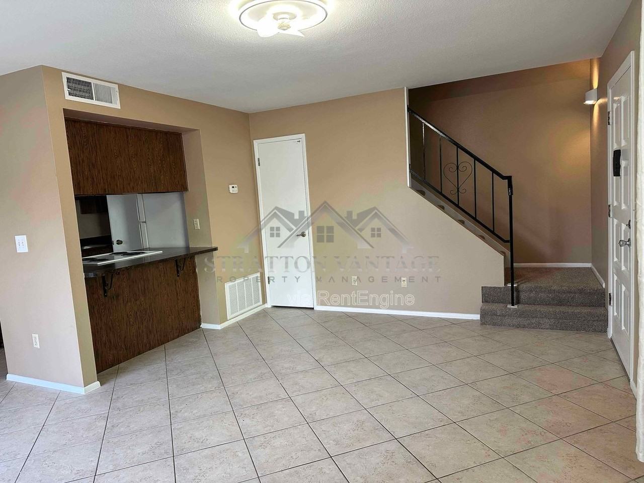 10203 N 7th Pl #B - Photo 3 of 16