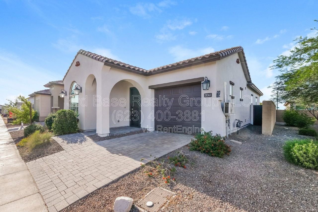 20363 W Sells Dr - Photo 2 of 26