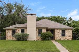 featured image of 1330 Heather Run Dr