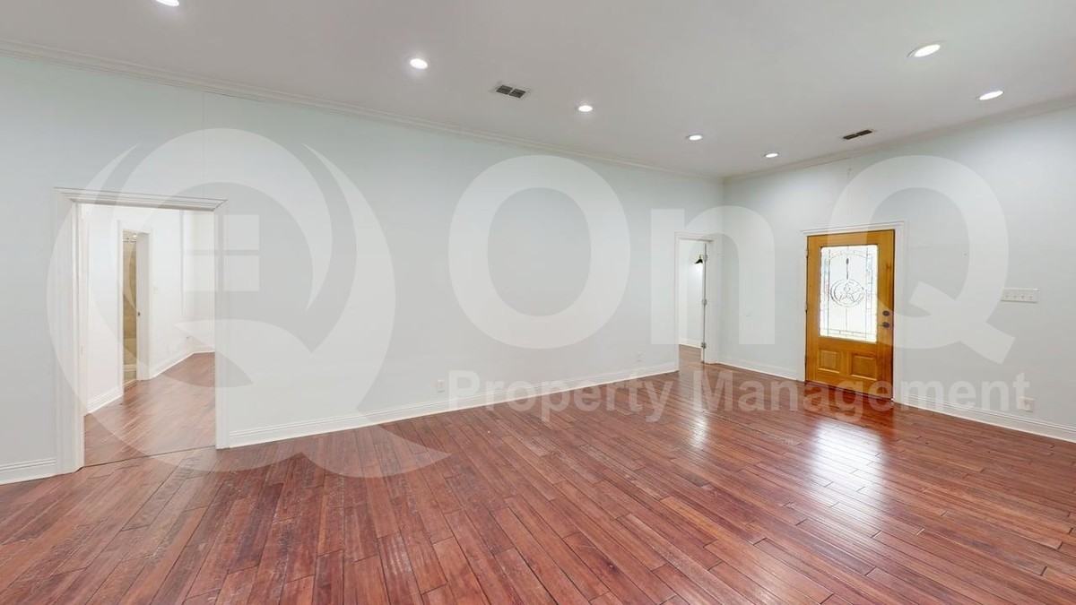 4523 Sycamore St - Photo 4 of 16