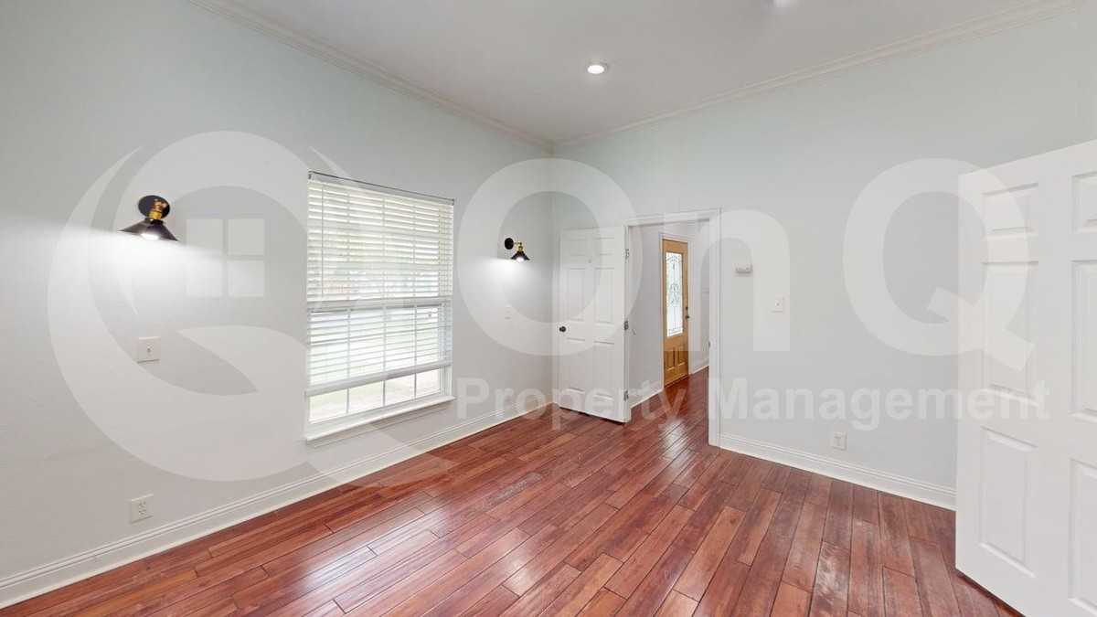 4523 Sycamore St - Photo 5 of 16