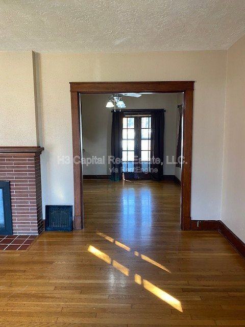 1215 W Main St - Photo 5 of 32