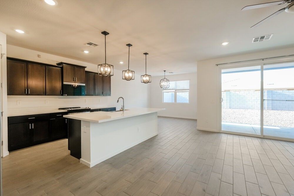 24461 W Grove St - Photo 4 of 16