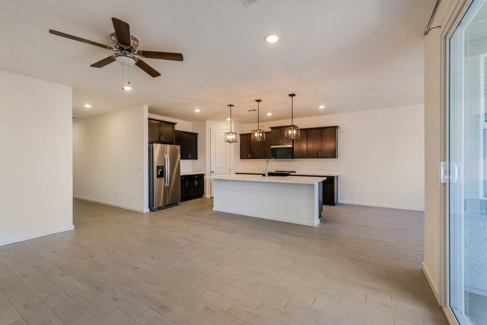 24461 W Grove St - Photo 5 of 16