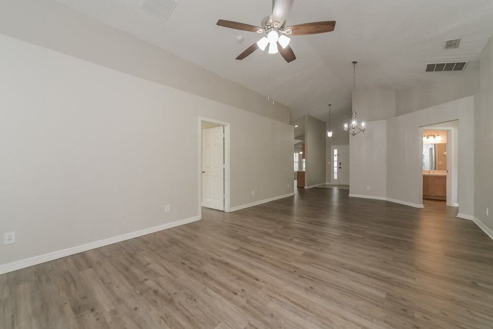 2213 Merry Rd - Photo 3 of 16