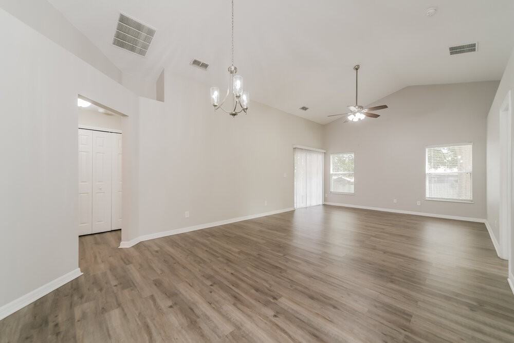 2213 Merry Rd - Photo 5 of 16
