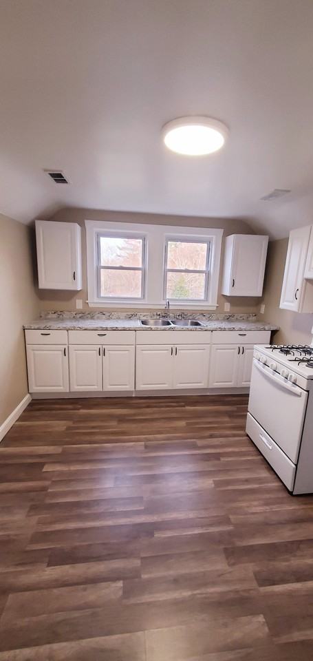 137 Adams St #3 - Photo 3 of 22