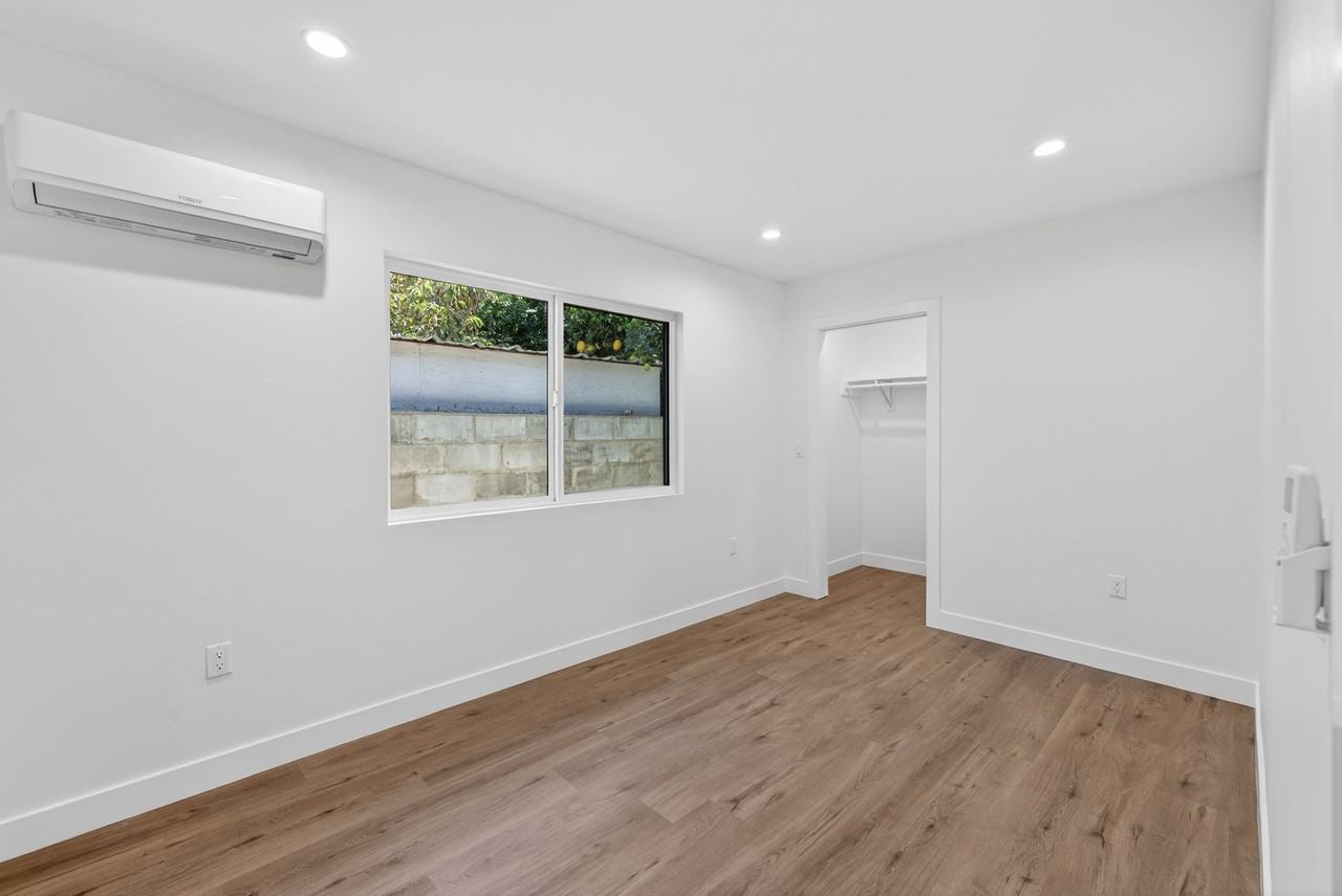 680 E 45th St - Photo 4 of 10