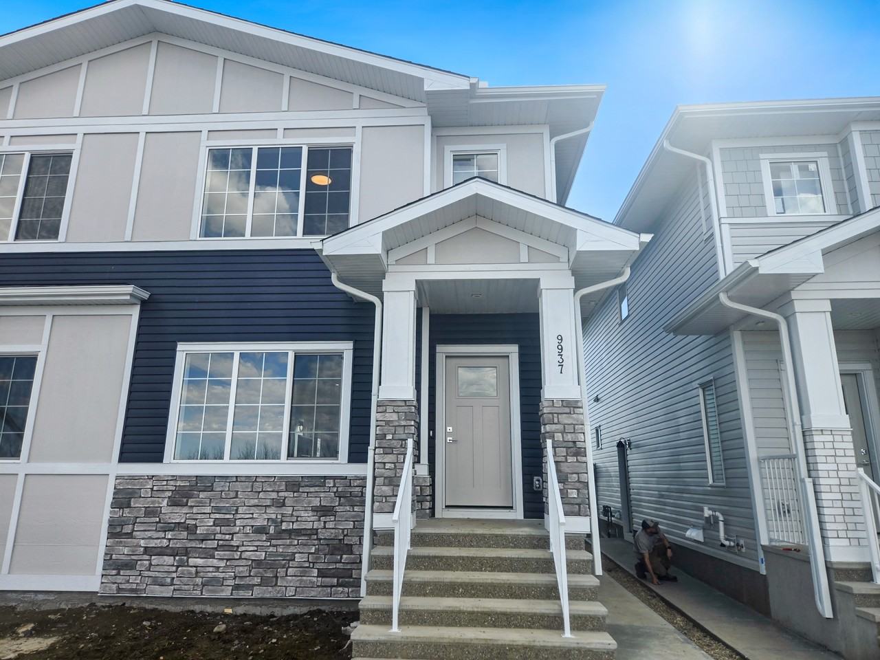 8749 Huxbury Dr Ne - Photo 2 of 35