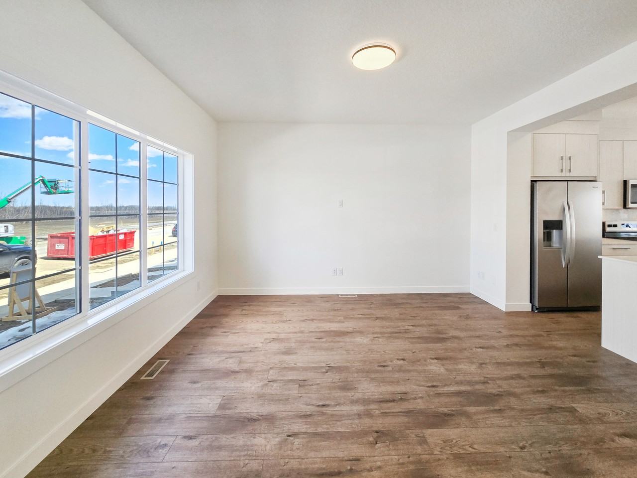 8749 Huxbury Dr Ne - Photo 5 of 35