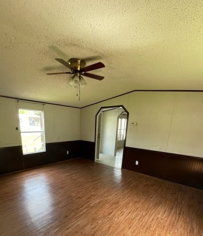 136 Pelt Ln - Photo 4 of 13