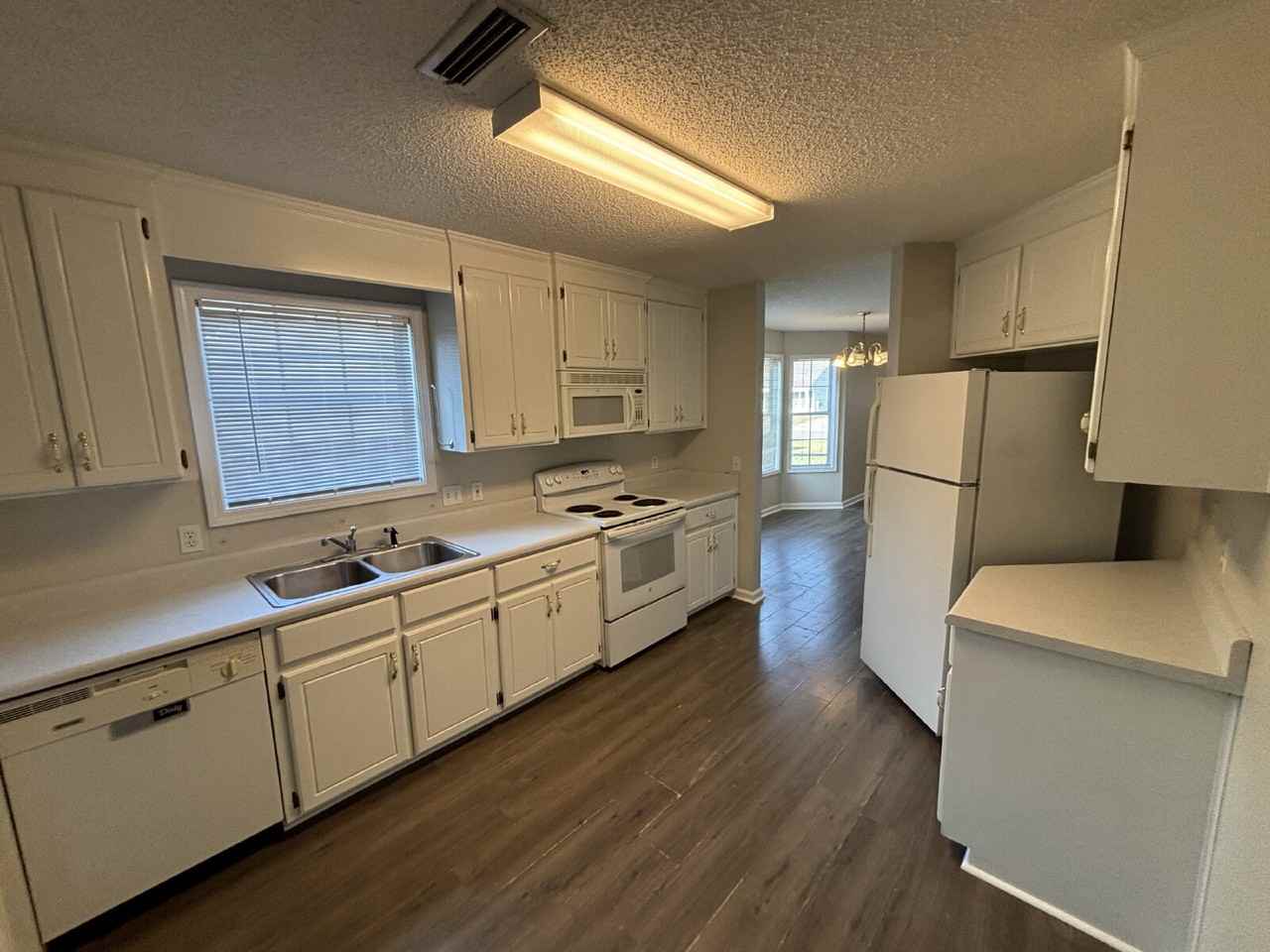 165 Radford Cir - Photo 5 of 11