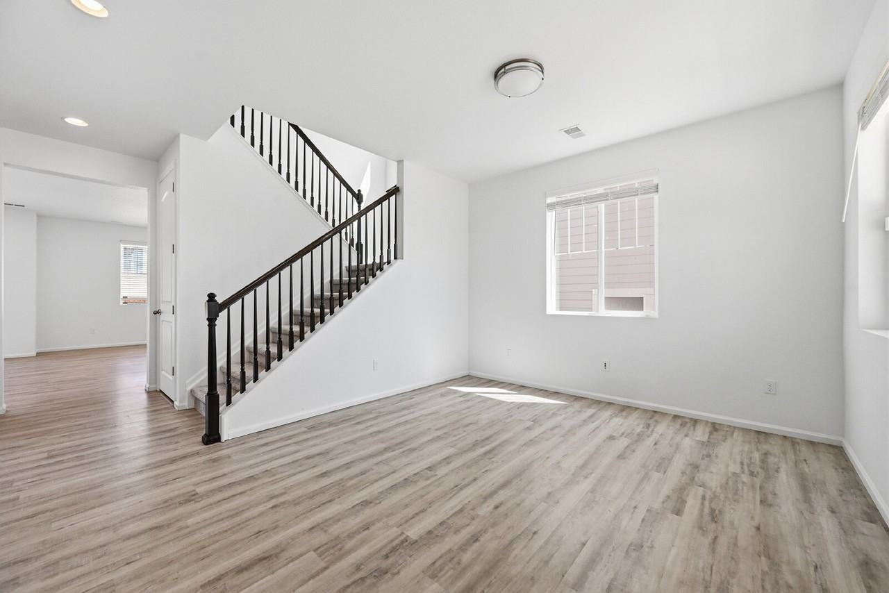 24271 E 40th Ave - Photo 3 of 44
