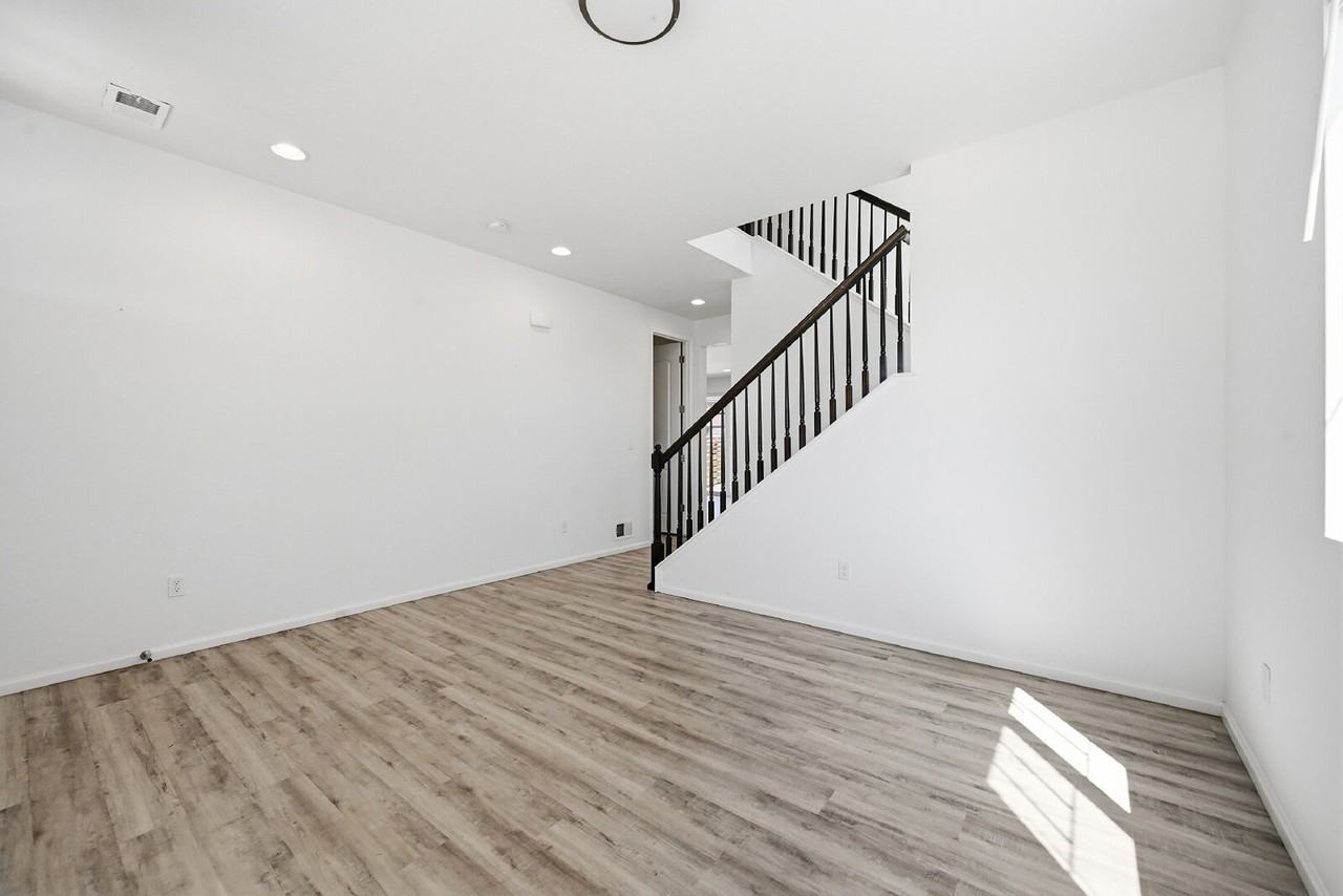 24271 E 40th Ave - Photo 4 of 44