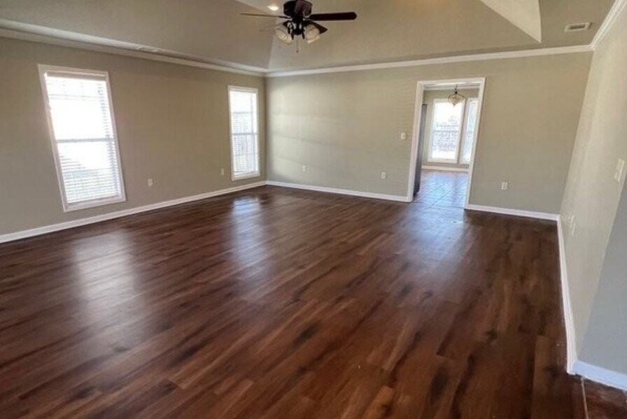 3884 Bridlewood Dr - Photo 2 of 14