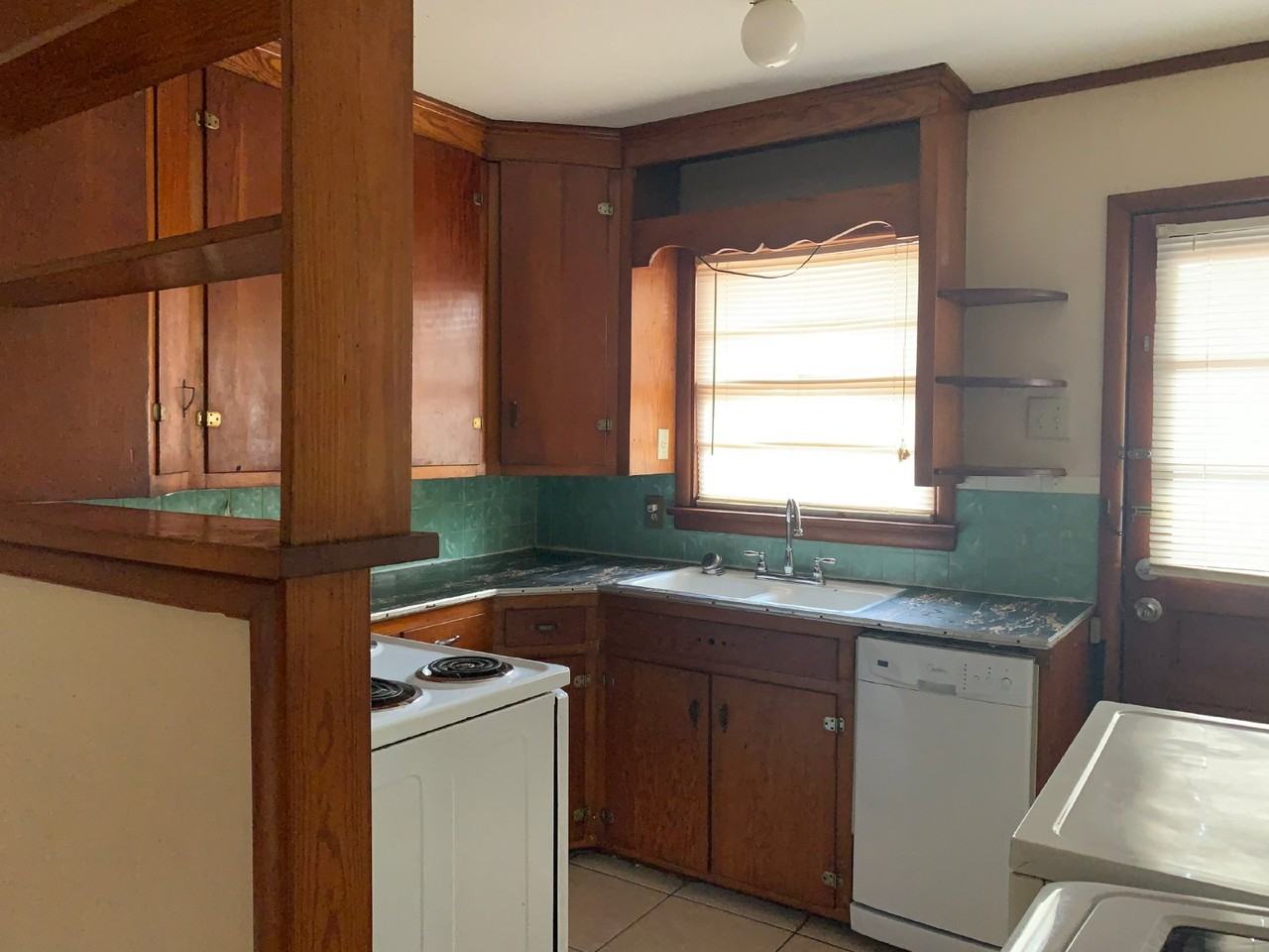 1207 W Matthews Ave - Photo 6 of 19