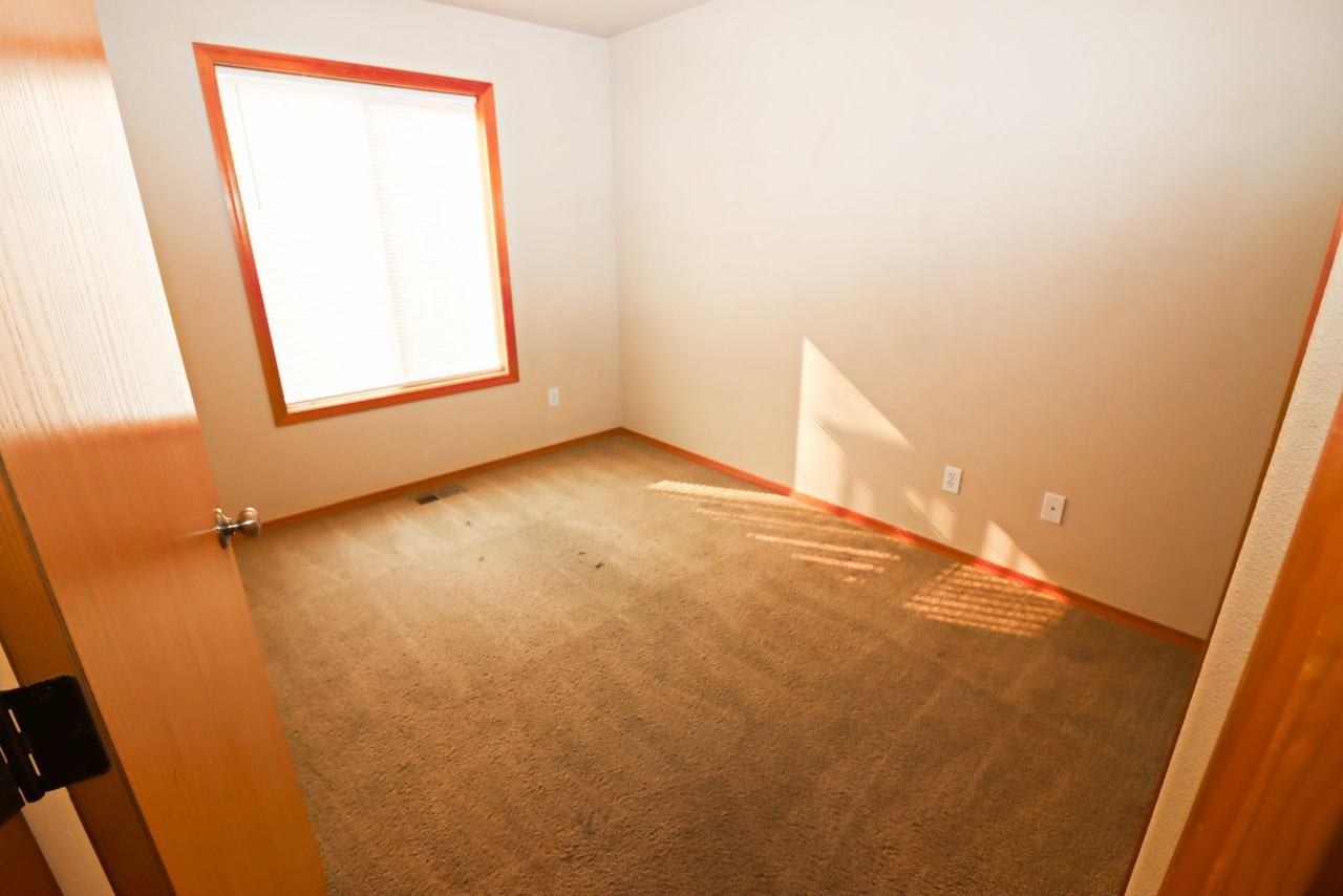 3041 Ne Canoe Ct - Photo 2 of 16