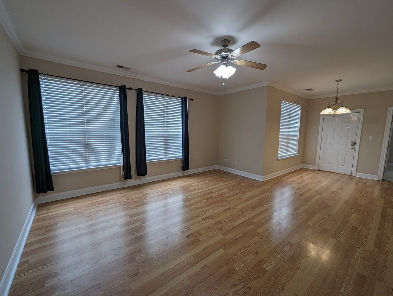 1102 Private Road 3097 - Photo 4 of 23