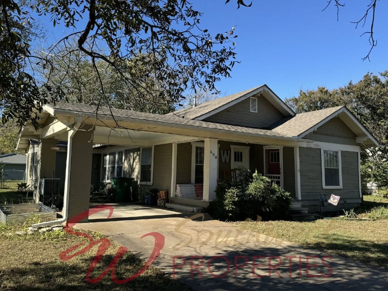 690 S Lillian St - Photo 3 of 17