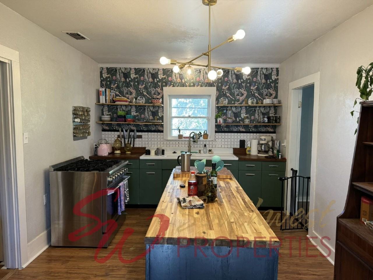 690 S Lillian St - Photo 6 of 17