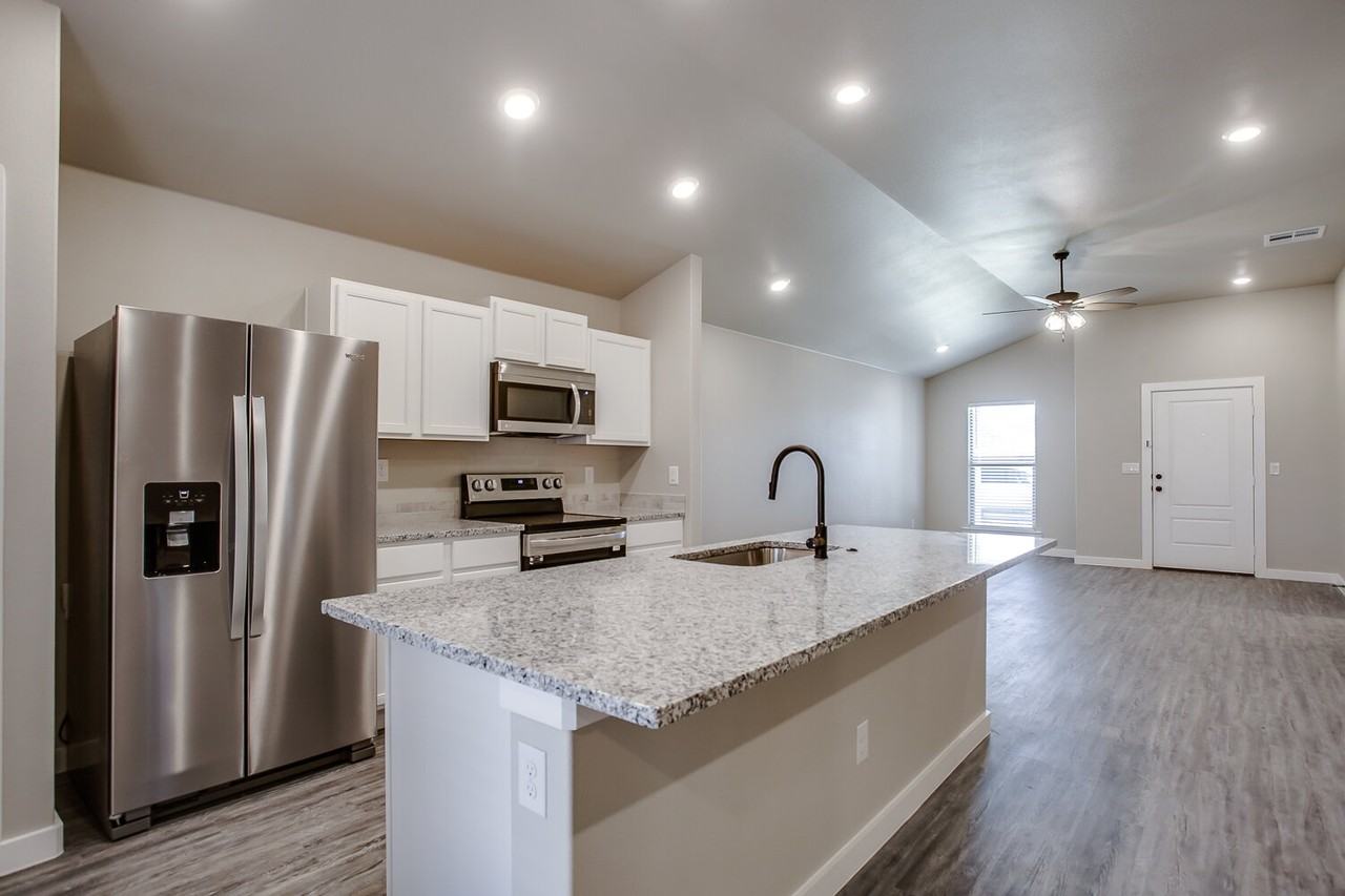 1710 142nd St - Photo 6 of 18