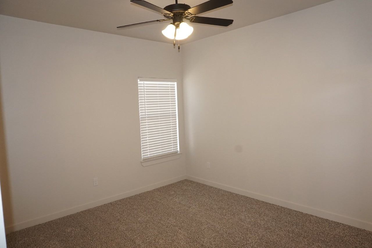 1226 N 7th St - Photo 3 of 10