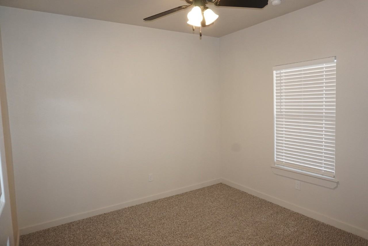 1226 N 7th St - Photo 6 of 10