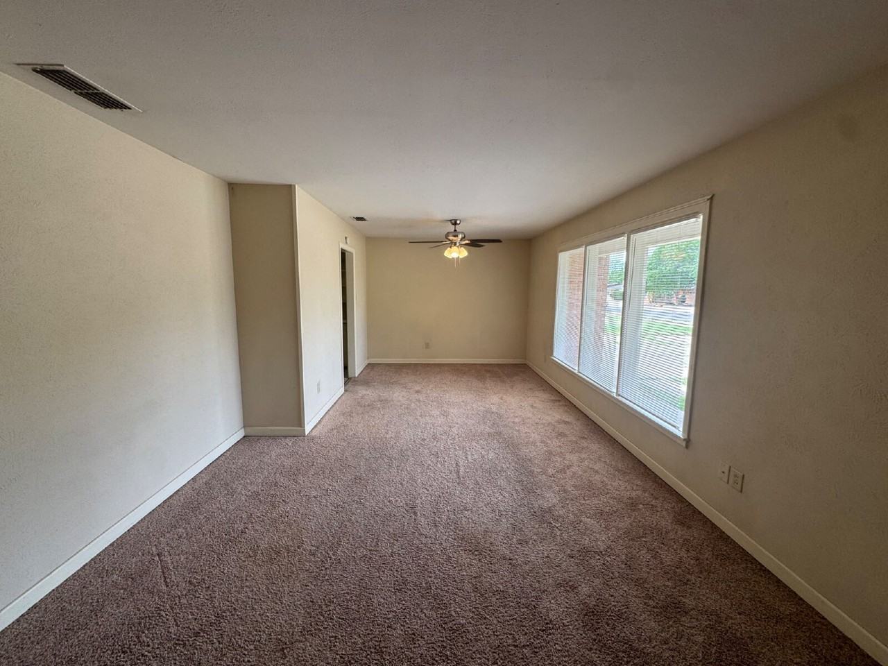 3605 40th St - Photo 2 of 11