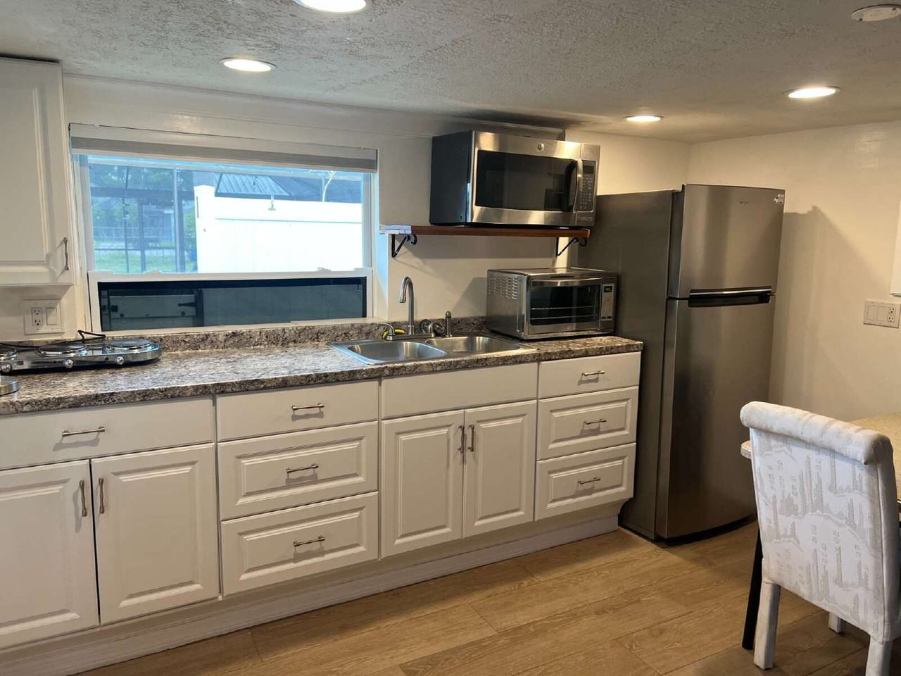 1148 Harbor Dr #2 - Photo 2 of 20