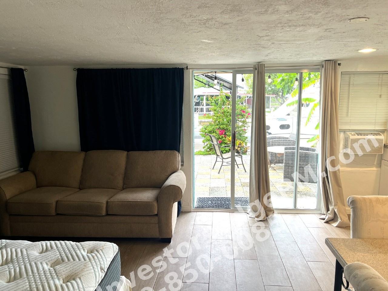 1148 Harbor Dr #2 - Photo 3 of 20