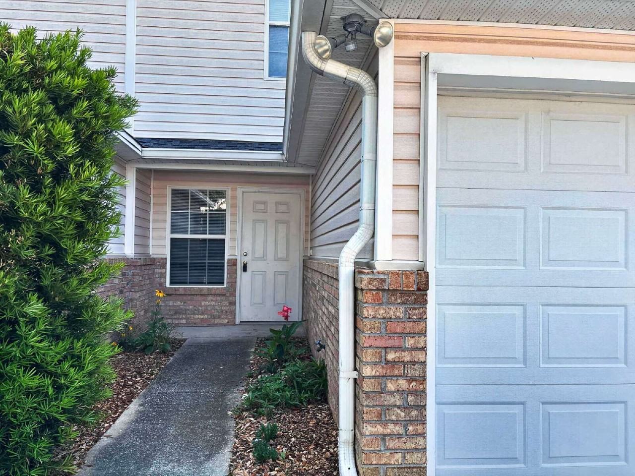 977 Scenic Oak Ln - Photo 2 of 15