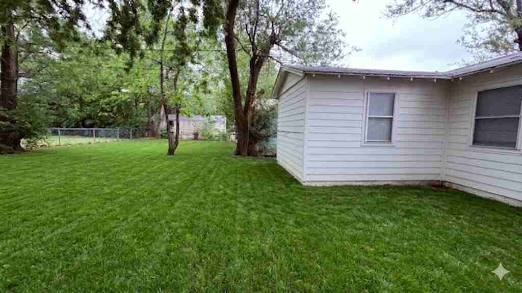 3065 Ne 16th St - Photo 2 of 7