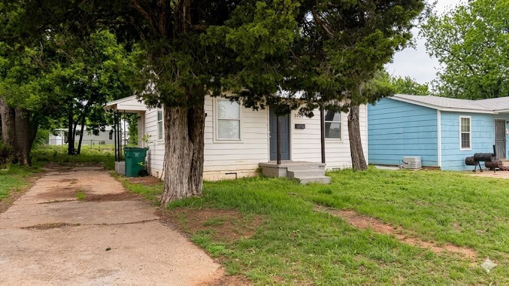 3065 Ne 16th St - Photo 3 of 7