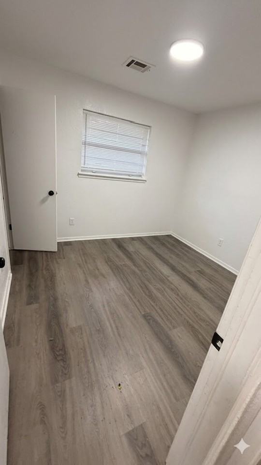 1340 Nw 106th St - Photo 3 of 11