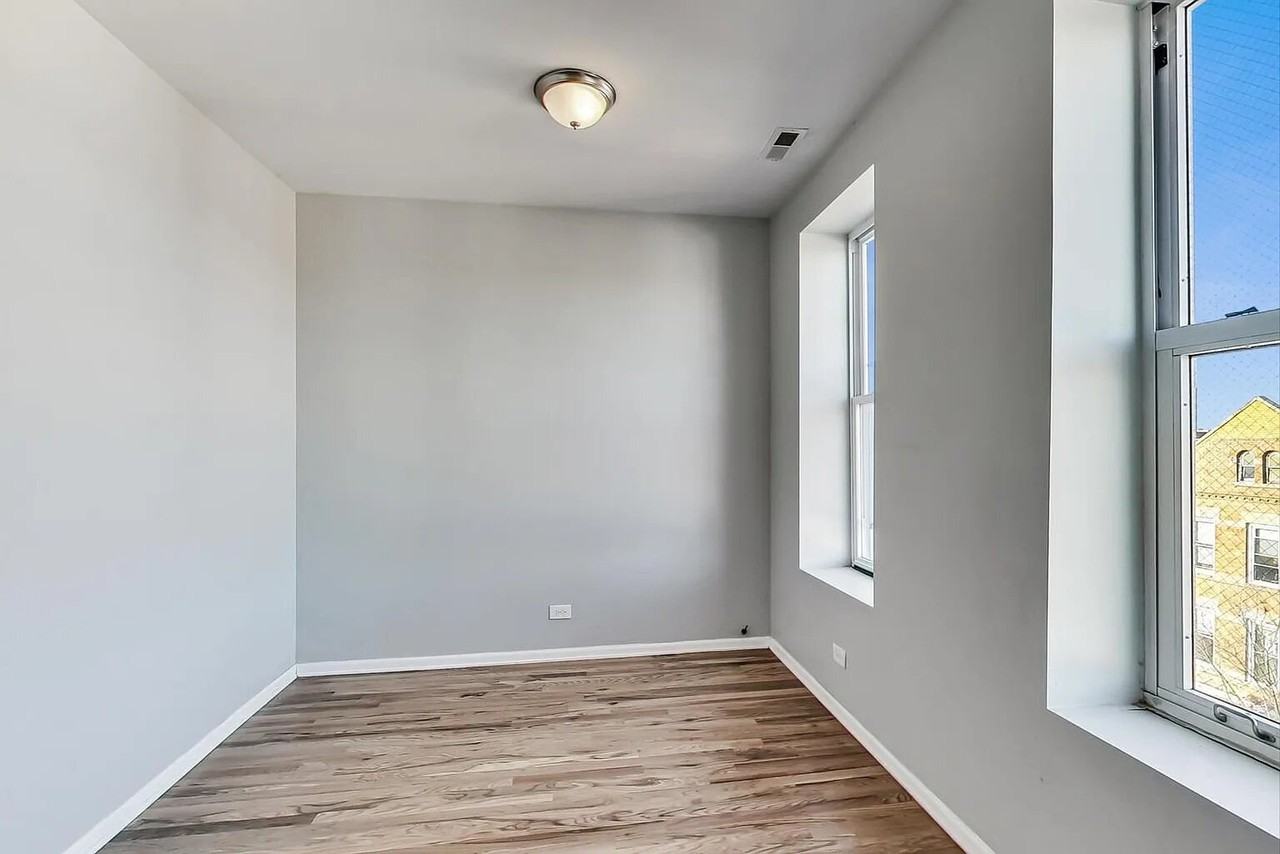 1525 W 17th St #4 - Photo 7 of 20