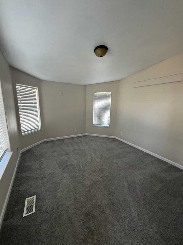 5941 Franklin Rd - Photo 2 of 23